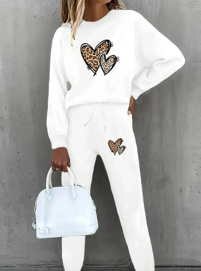 Uzun Kollu Bisiklet Yaka Kalp Desenli Şardonlu Üç Iplik Bluz Ve Pantolon Ikili Takım