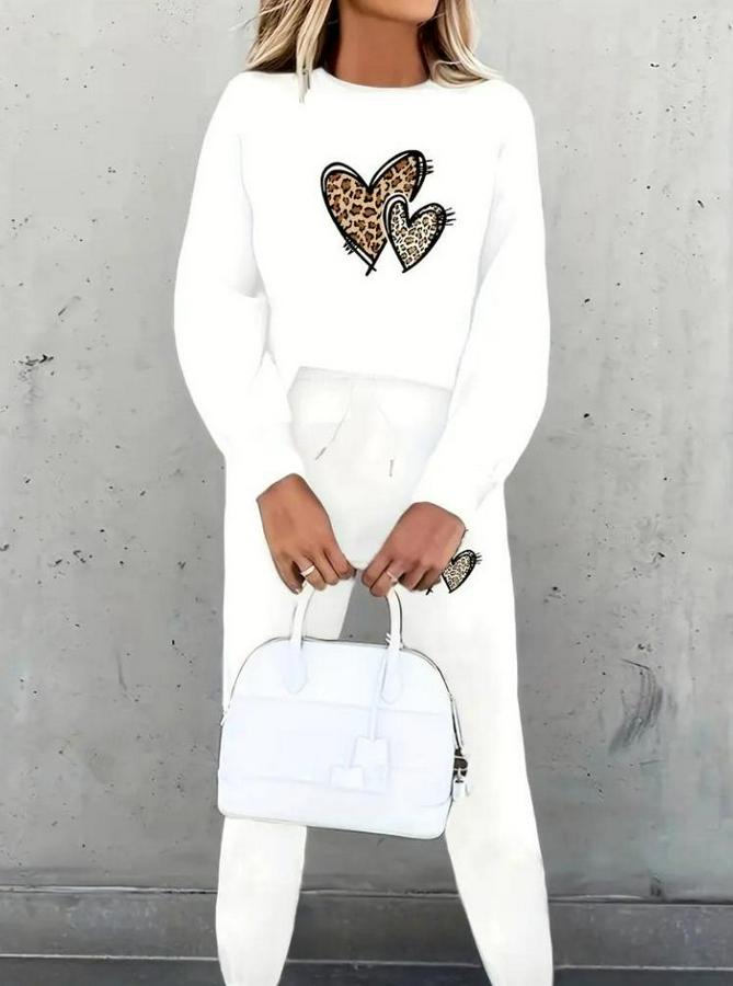 Uzun Kollu Bisiklet Yaka Kalp Desenli Şardonlu Üç Iplik Bluz Ve Pantolon Ikili Takım