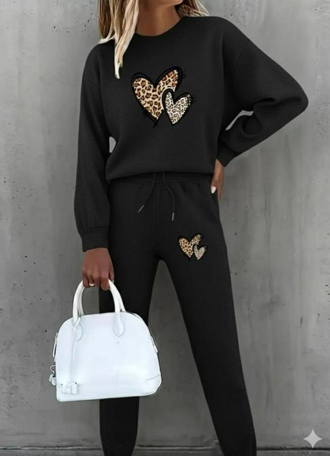 Uzun Kollu Bisiklet Yaka Kalp Desenli Şardonlu Üç Iplik Bluz Ve Pantolon Ikili Takım