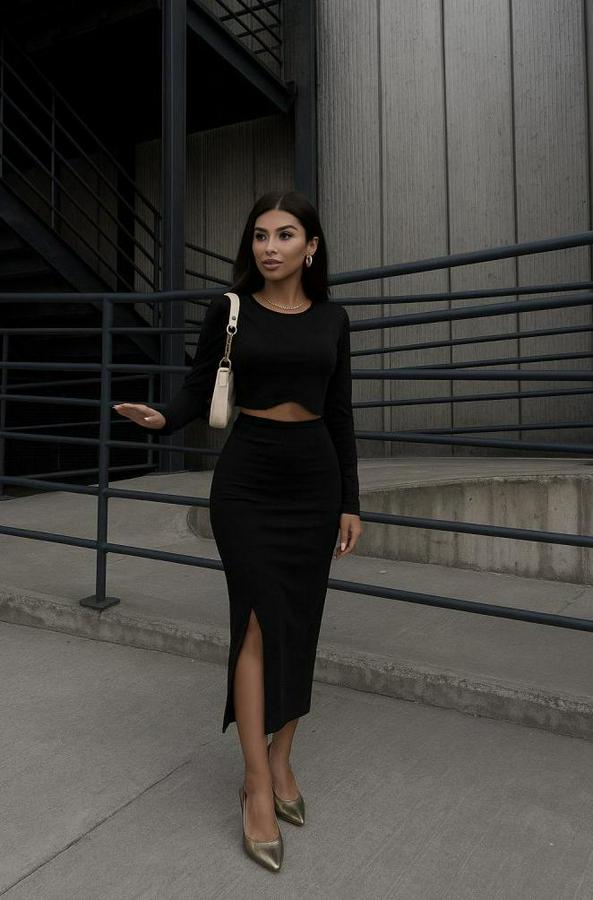 Uzun Kollu Bisiklet Yaka Kısa Krop Dalgıç Bluz Ile Önden Yırtmaçlı Uzun Etek Ikili Takım