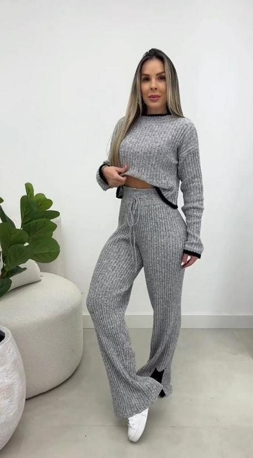 Uzun Kollu Bisiklet Yaka Kısa Trıko Bluz Ve Pantolon Ikili Takım