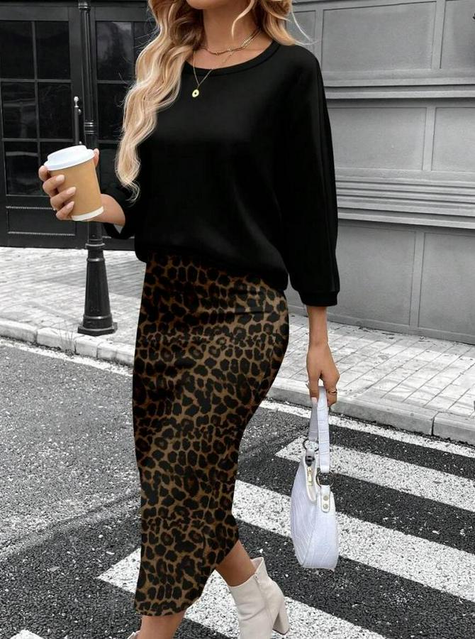 Uzun Kollu Bisiklet Yaka Modal Bluz Ve Leopar Desenli Etek Ikili Takım