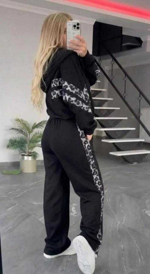 Uzun Kollu Kapşonlu Önü Fermuarlı Leopar Desenli Modal Bluz Ve Pantolon Ikili Takım