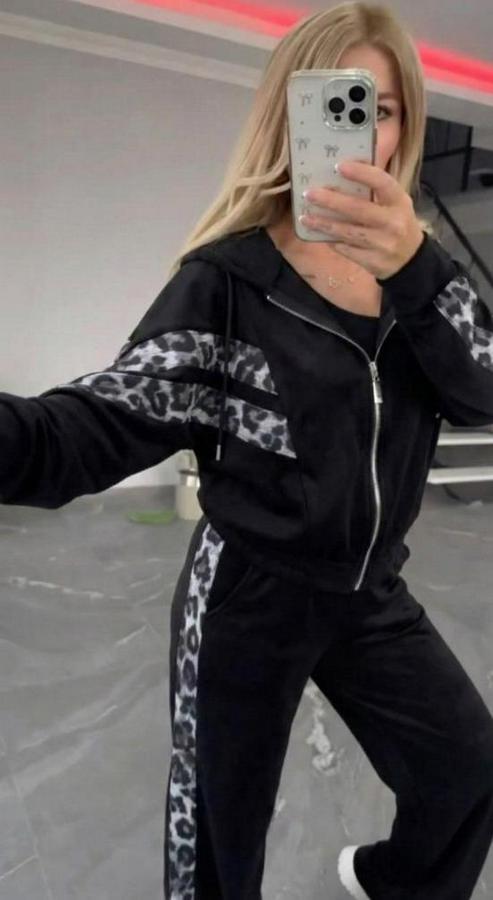 Uzun Kollu Kapşonlu Önü Fermuarlı Leopar Desenli Modal Bluz Ve Pantolon Ikili Takım