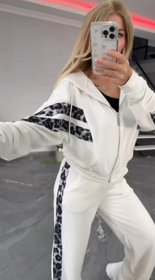 Uzun Kollu Kapşonlu Önü Fermuarlı Leopar Desenli Modal Bluz Ve Pantolon Ikili Takım