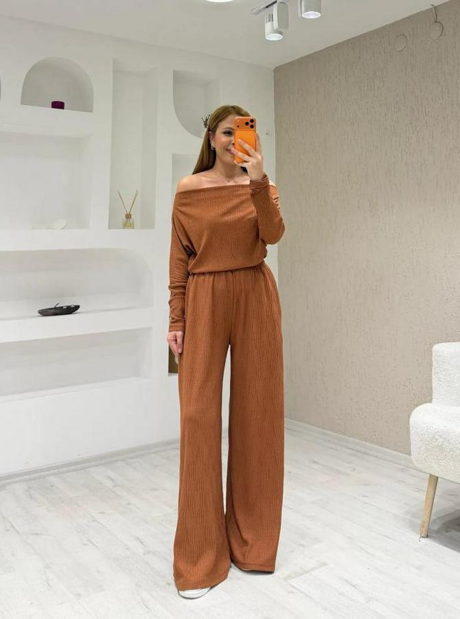 Uzun Kollu Omuz Dekolteli Bluz Ve Palazzo Pantolon Ikili Takım