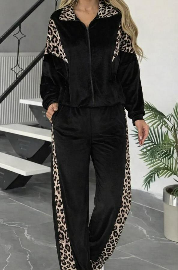 Uzun Kollu Önden Fermuarlı Leopar Detaylı Kadife Bluz Ve Pantolon Ikili Takım 