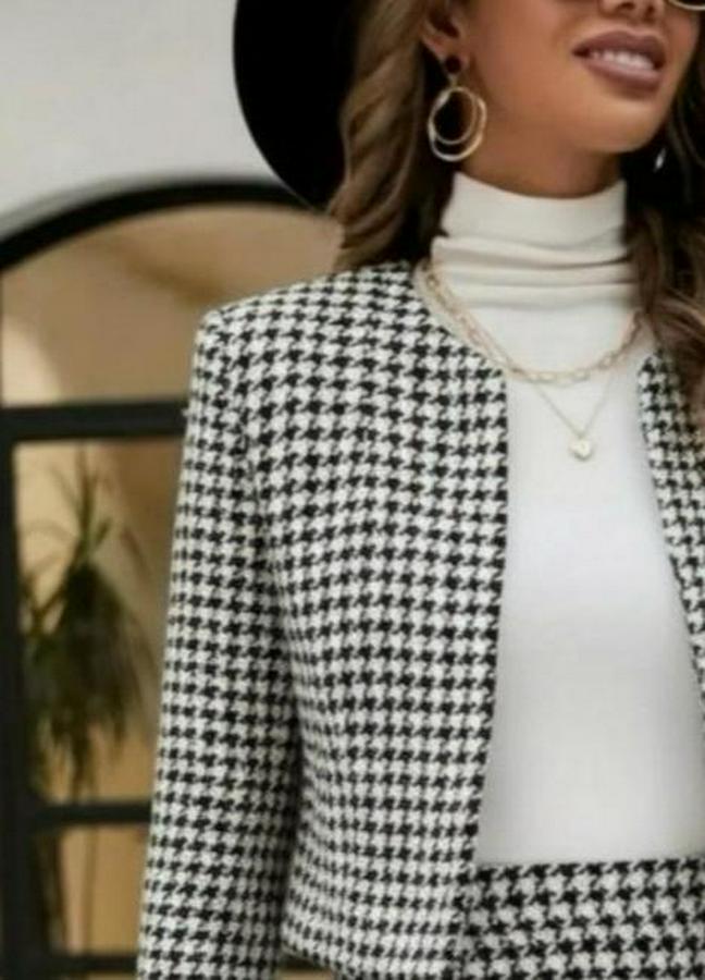 Uzun Kollu Önü Açık Dokuma Ceket Ve Mini Etek Ikili Takım