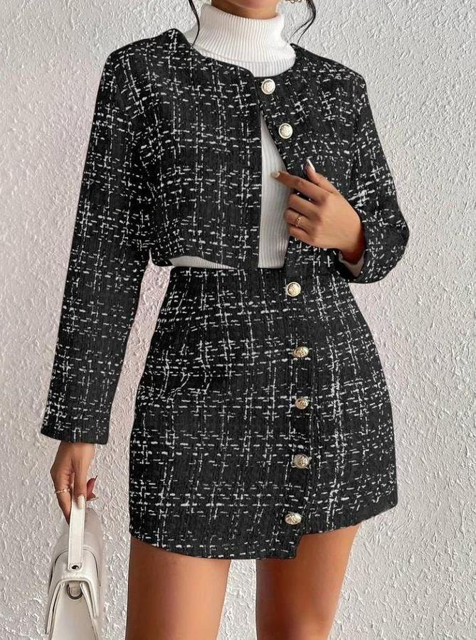 Uzun Kollu Önü Düğmeli Şanel Ceket Ve Etek Takım