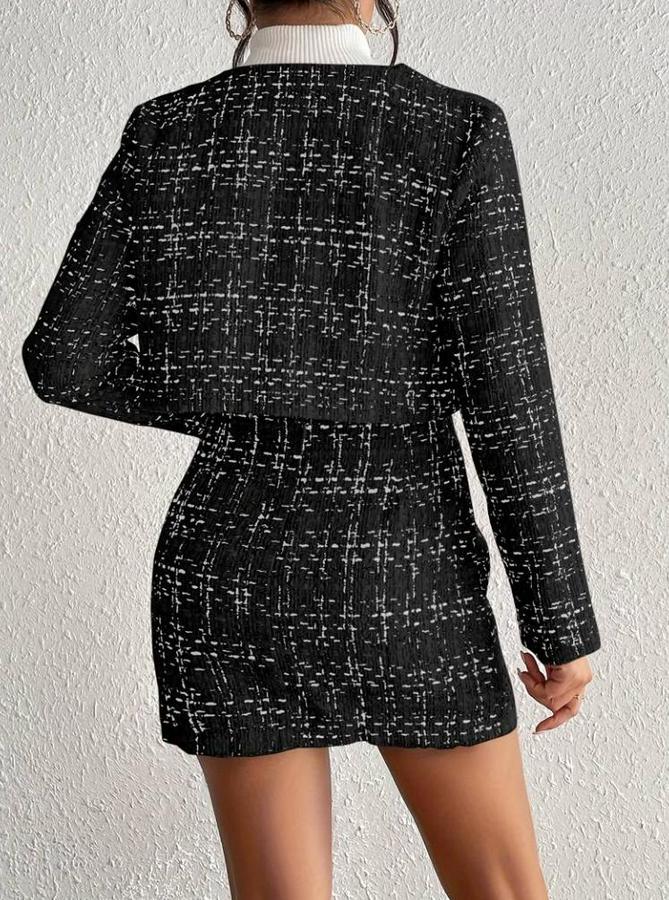 Uzun Kollu Önü Düğmeli Şanel Ceket Ve Etek Takım