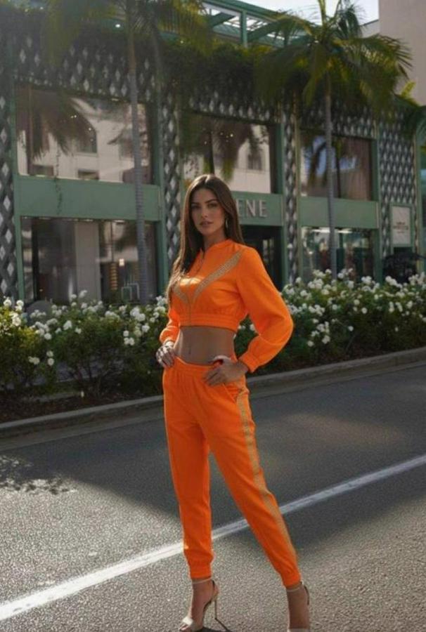 Uzun Kollu Önü Şerit Detay Kısa Ceket Ve Pantolon Ikili Takım