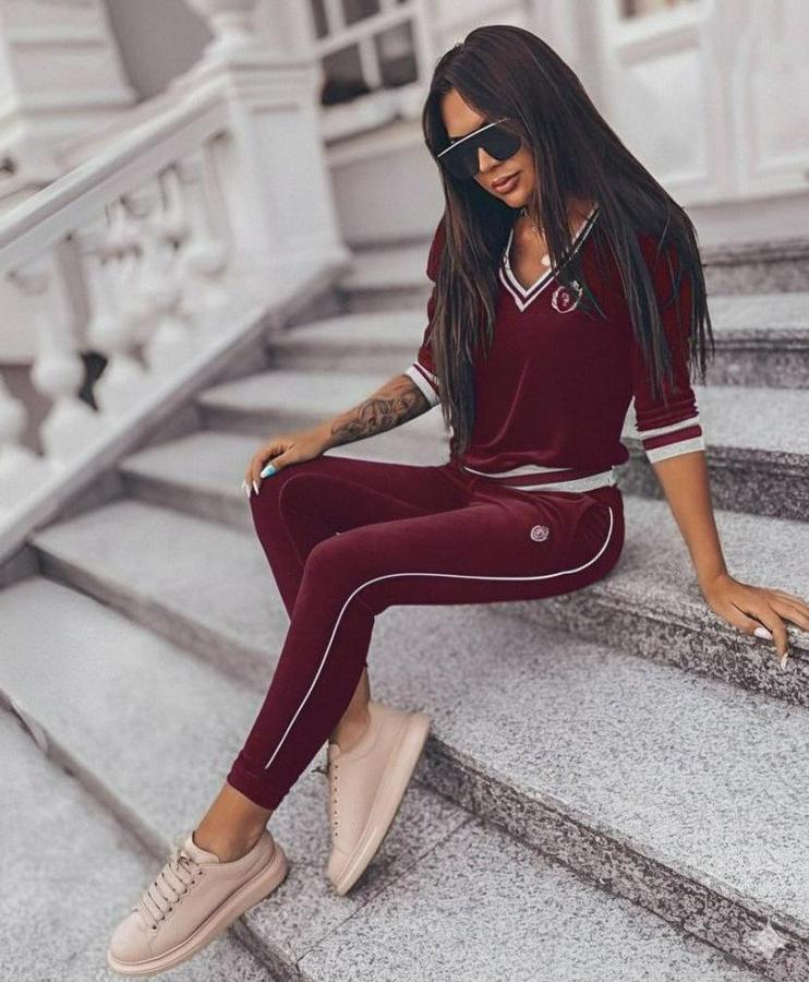 Uzun Kollu V Yaka Yakası Ve Kol Ağzı Şerit Detay Kadife Takım