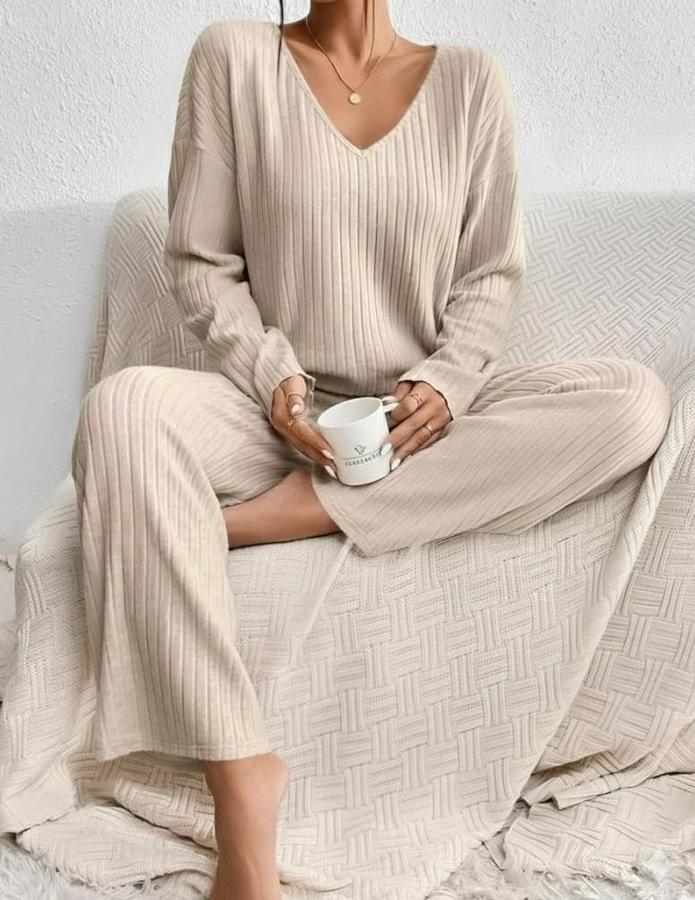 Uzun Kollu V Yakalı Şardonlu Kaşkorse Bluz Ve Pantolon Ikili Takım