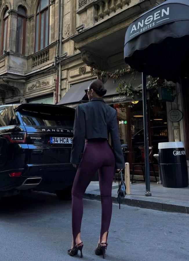 Toparlayıcı Füzo Tayt Likralı Ayak Detaylı