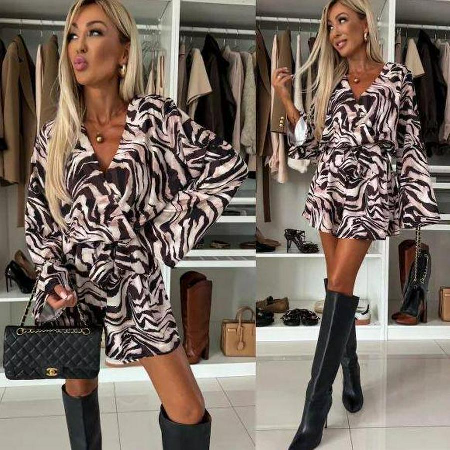 Salaş Kol Kruvaze Yaka Zebra Desen Şort Tulum