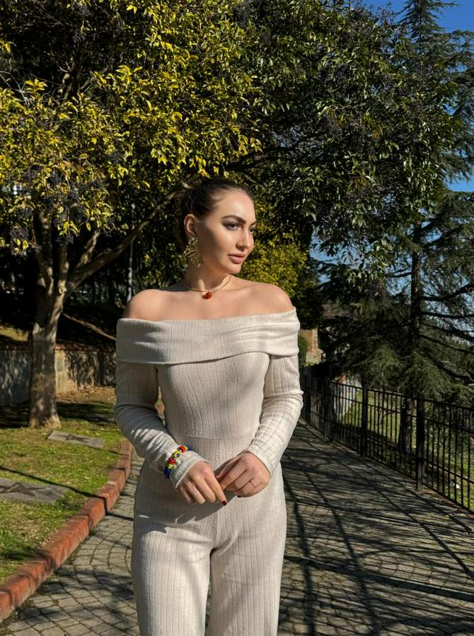 Uzun Kollu Madonna Yaka Şardonlu Kaşkorse Tulum