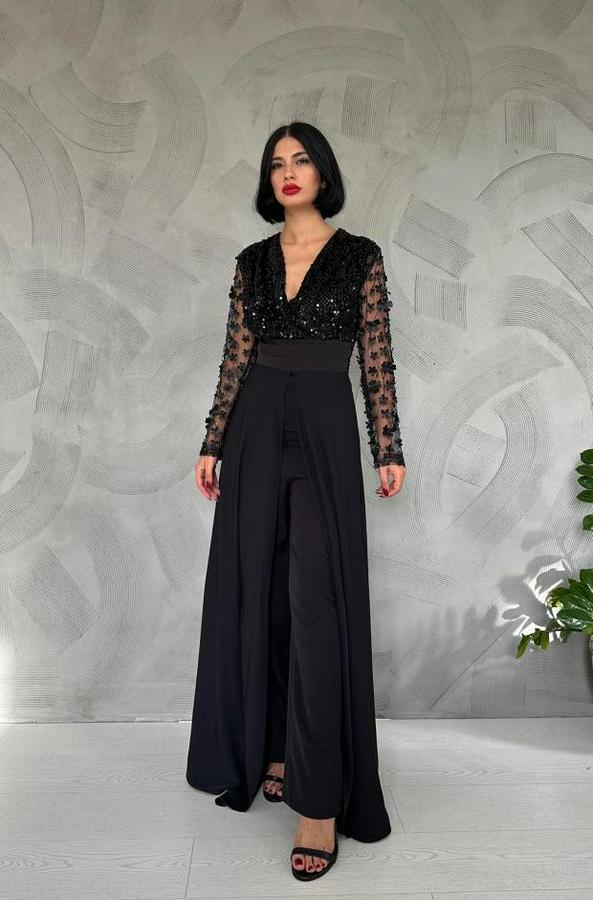 Siyah Kolları Tül Etekli Tulum