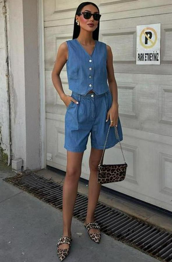 Gümüş Düğmeli Yelek Ve Şort Tensel Takım 10174