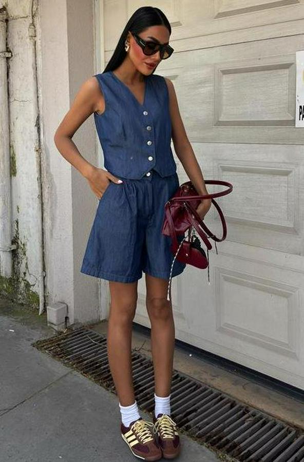 Gümüş Düğmeli Yelek Ve Şort Tensel Takım 10174