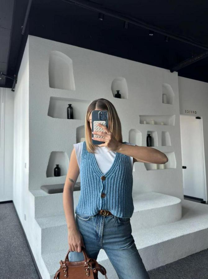 Triko Kolsuz Düğmeli Yelek