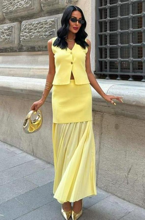 Yelekli Ve Pilise Etekli Triko Takım 10001