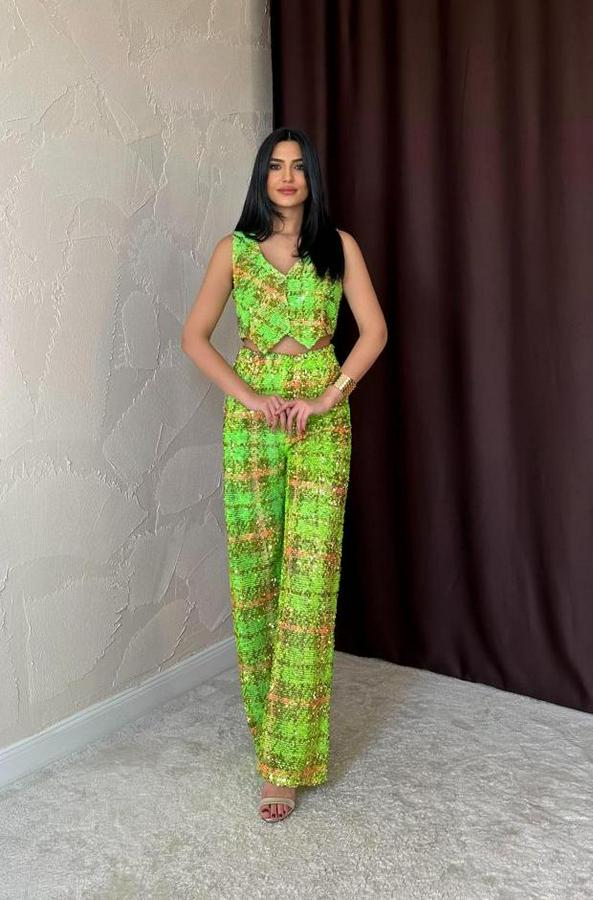 Yeşil Pullu Yelek Ve Pantolon Takım
